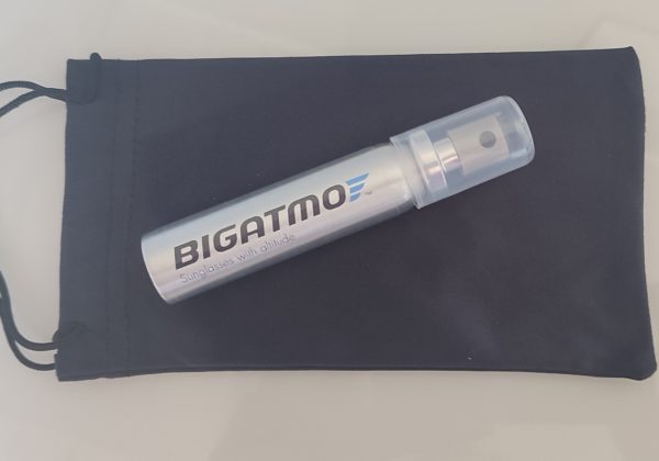 Bigatmo microfiber polishing bag and lens cleaning spray