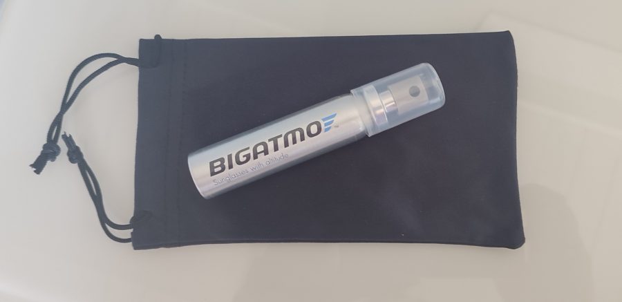 Bigatmo microfiber polishing bag and lens cleaning spray